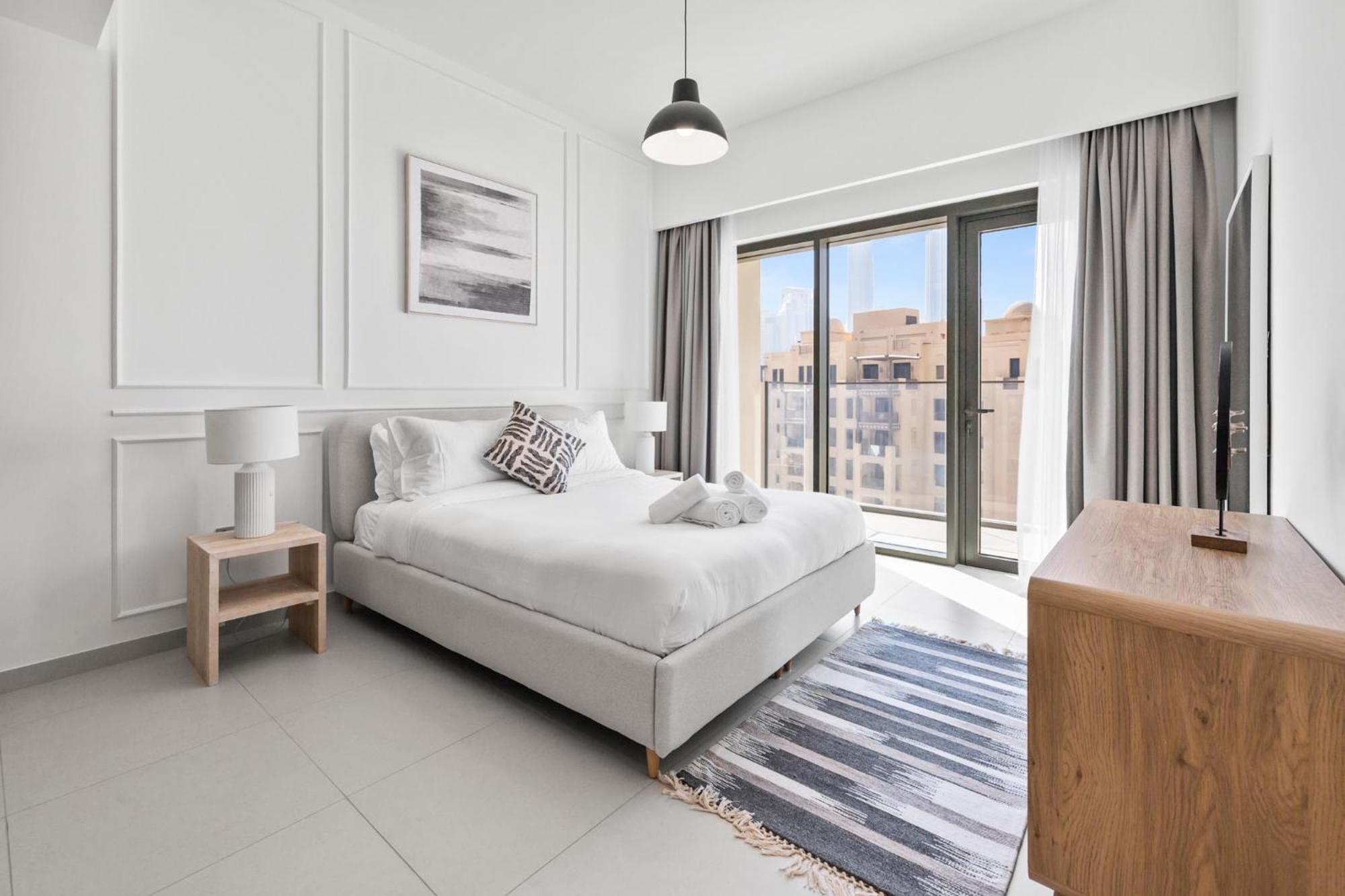 Premium 2br Burj Khalifa Views Burj Royale Apartment Dubai