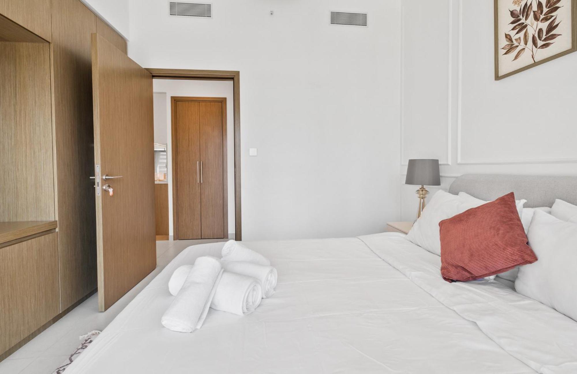 Premium 2br Burj Khalifa Views Burj Royale Apartment Dubai