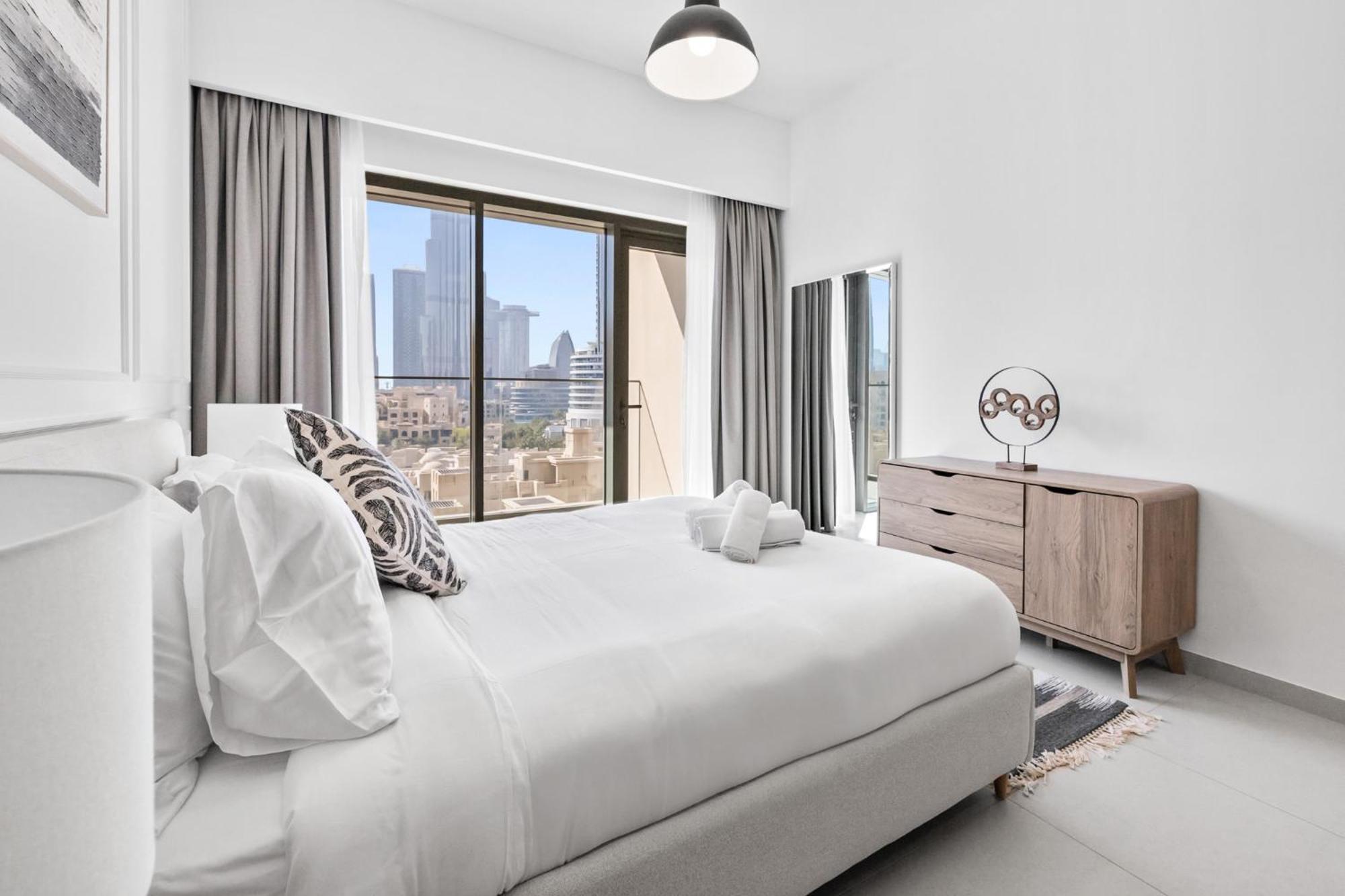 Premium 2br Burj Khalifa Views Burj Royale Dubai