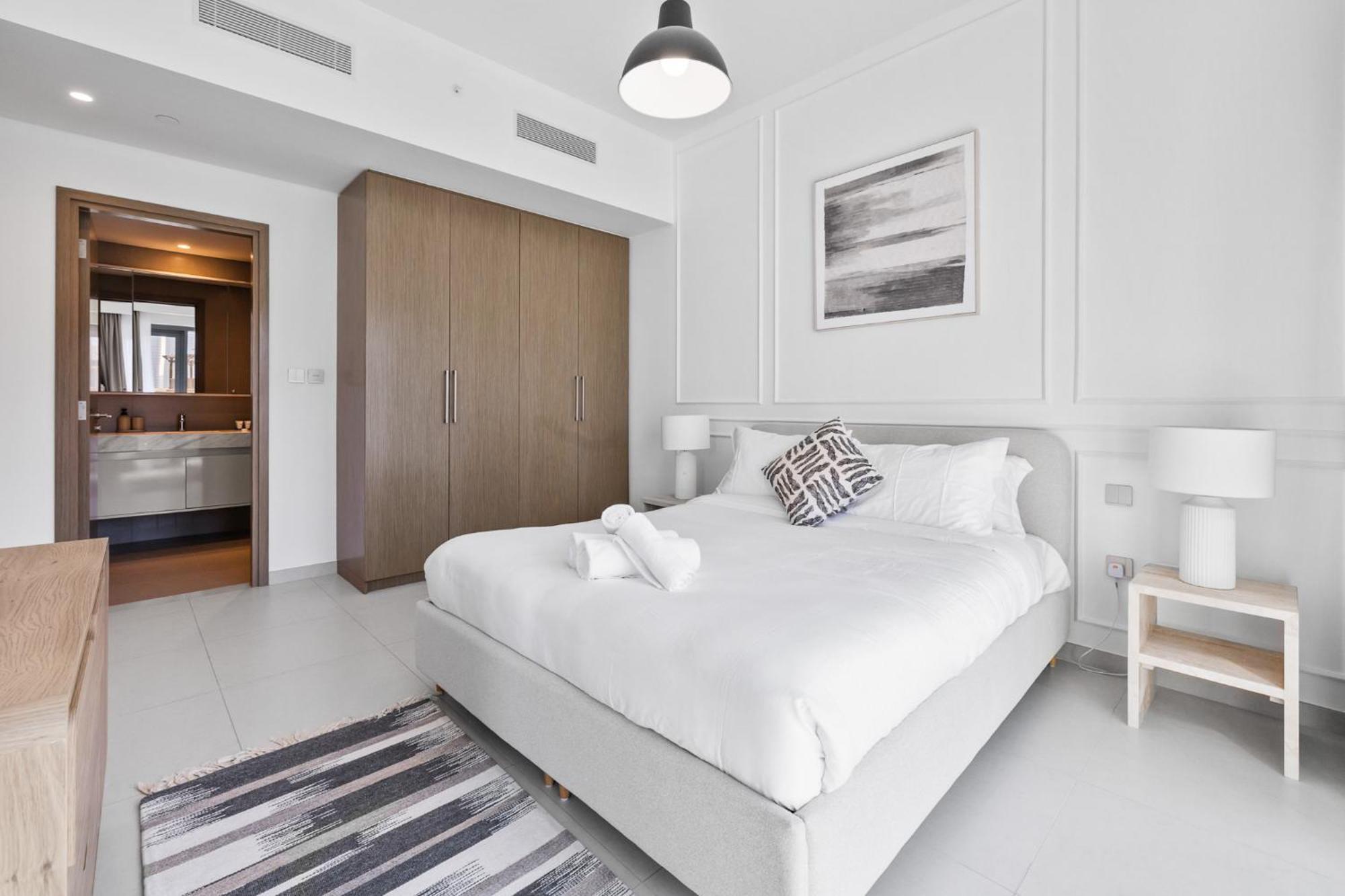 Premium 2br Burj Khalifa Views Burj Royale Apartment