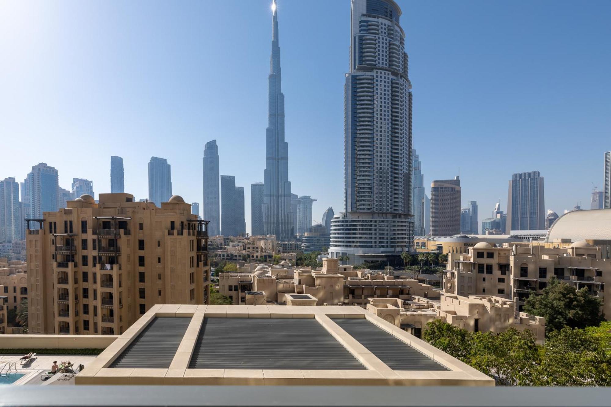 Premium 2br Burj Khalifa Views Burj Royale Apartment
